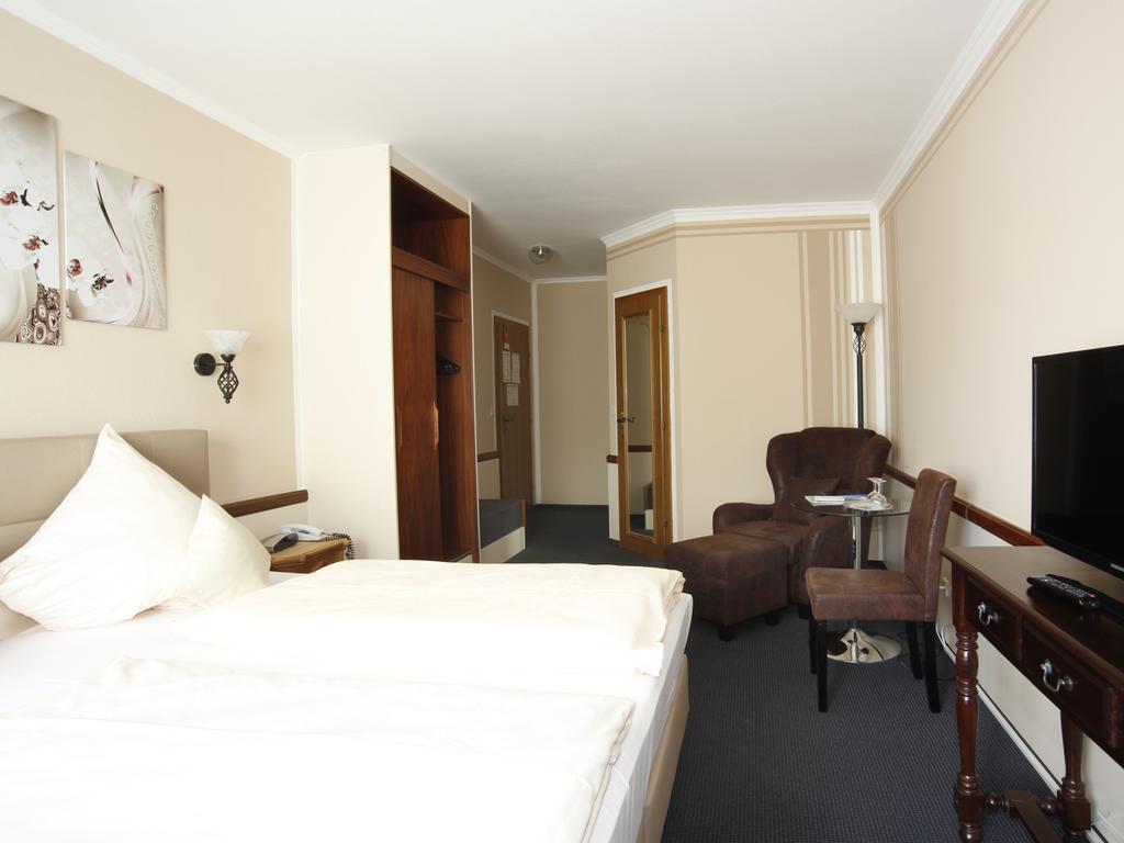 Hotel Garni Zum Gockl Unterföhring Eksteriør bilde